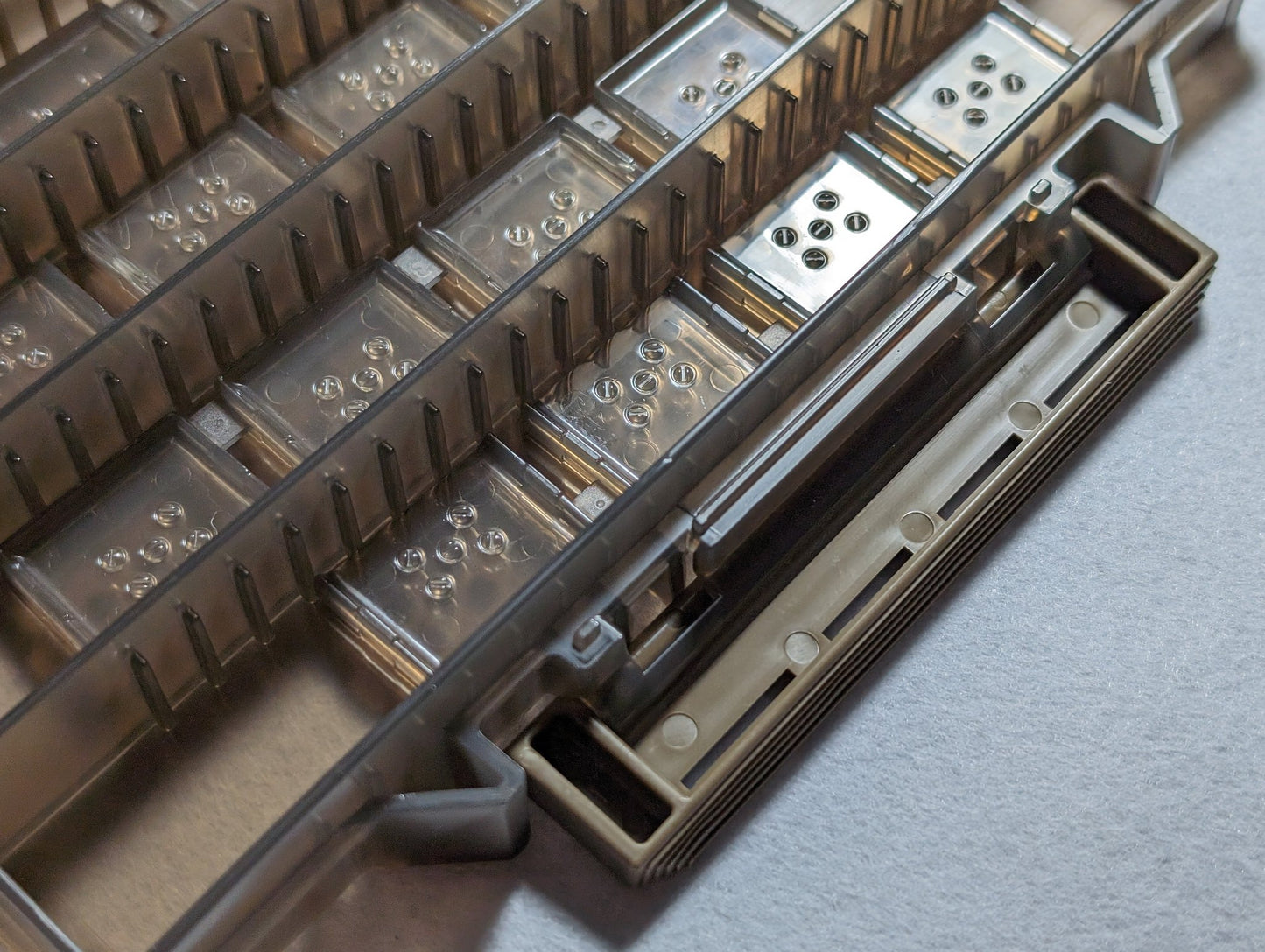 Daiichiseiko MC Case #195 P Caja de aparejos de pesca