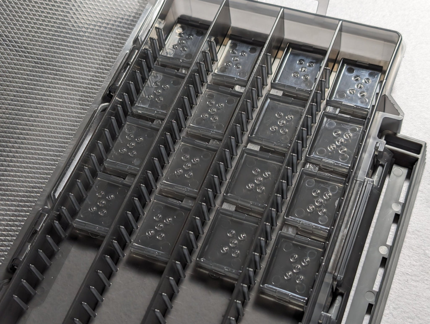 Daiichiseiko MC Case #195 P Caja de aparejos de pesca 