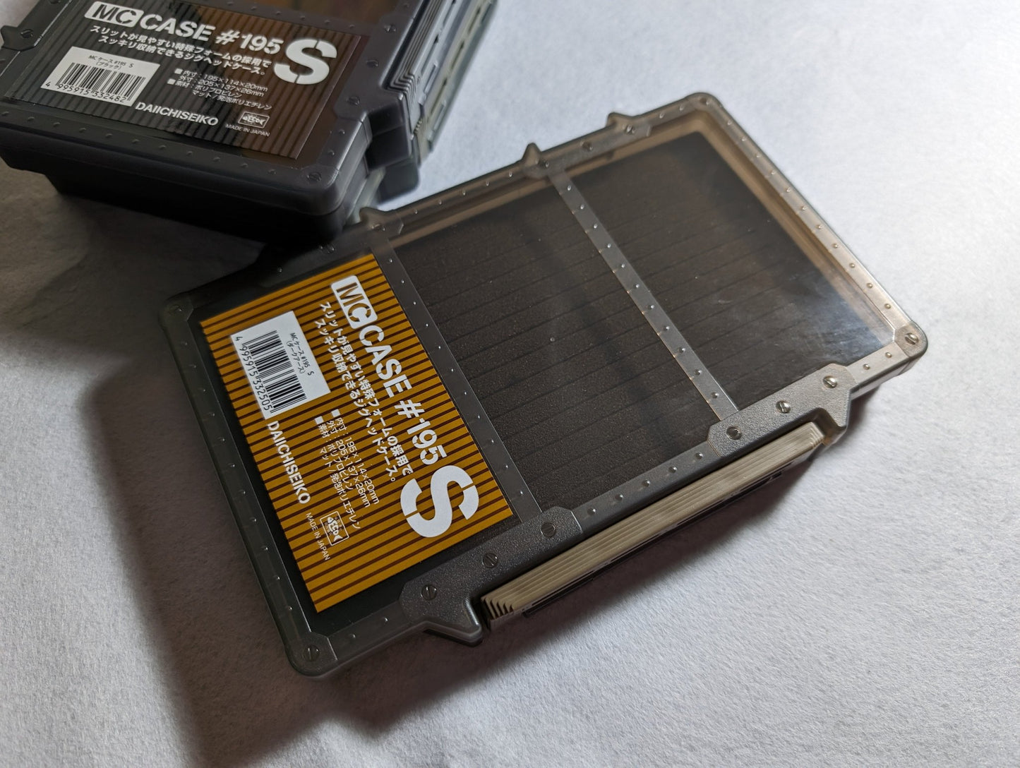 Daiichiseiko MC Case #195 Caja de aparejos con anzuelo en forma de S 