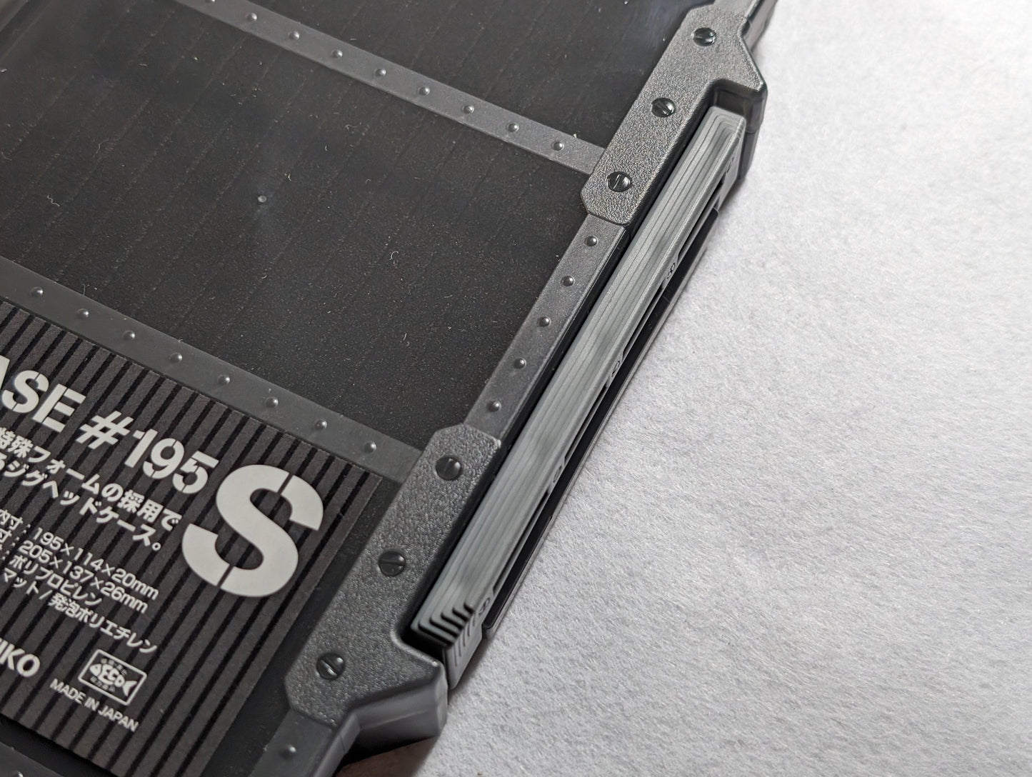 Daiichiseiko MC Case #195 Caja de aparejos con anzuelo en forma de S 