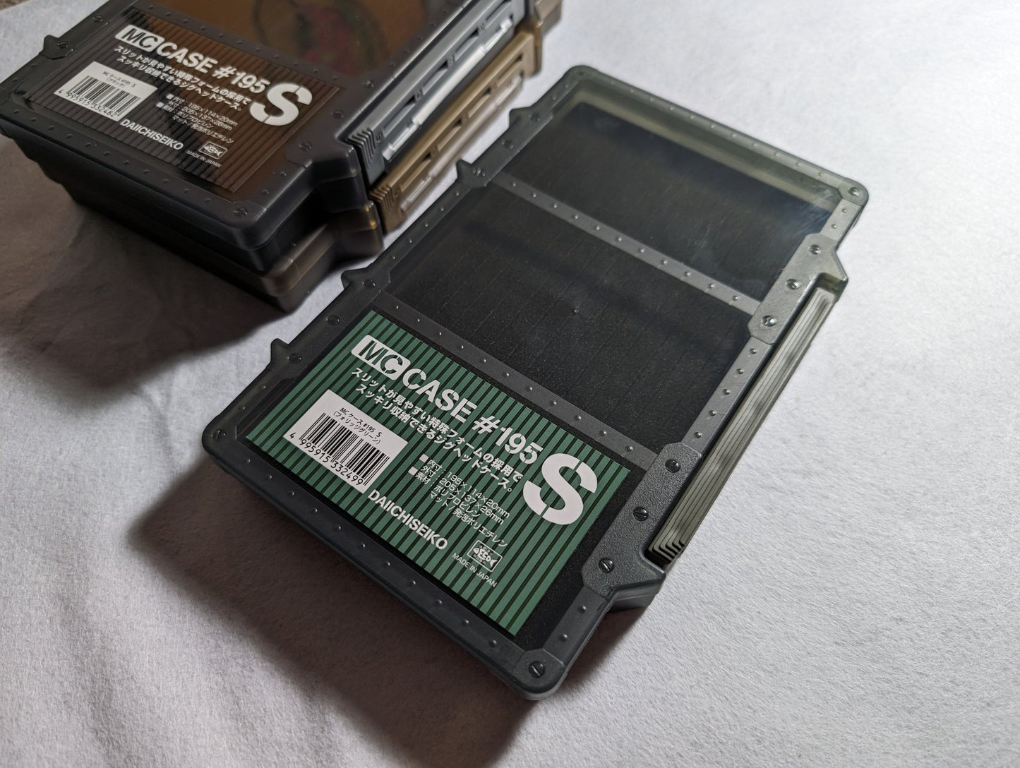 Daiichiseiko MC Case #195 Caja de aparejos con anzuelo en forma de S 